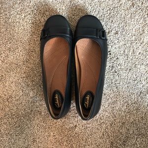 Clarks black flats 8.5 WIDE BNIB
